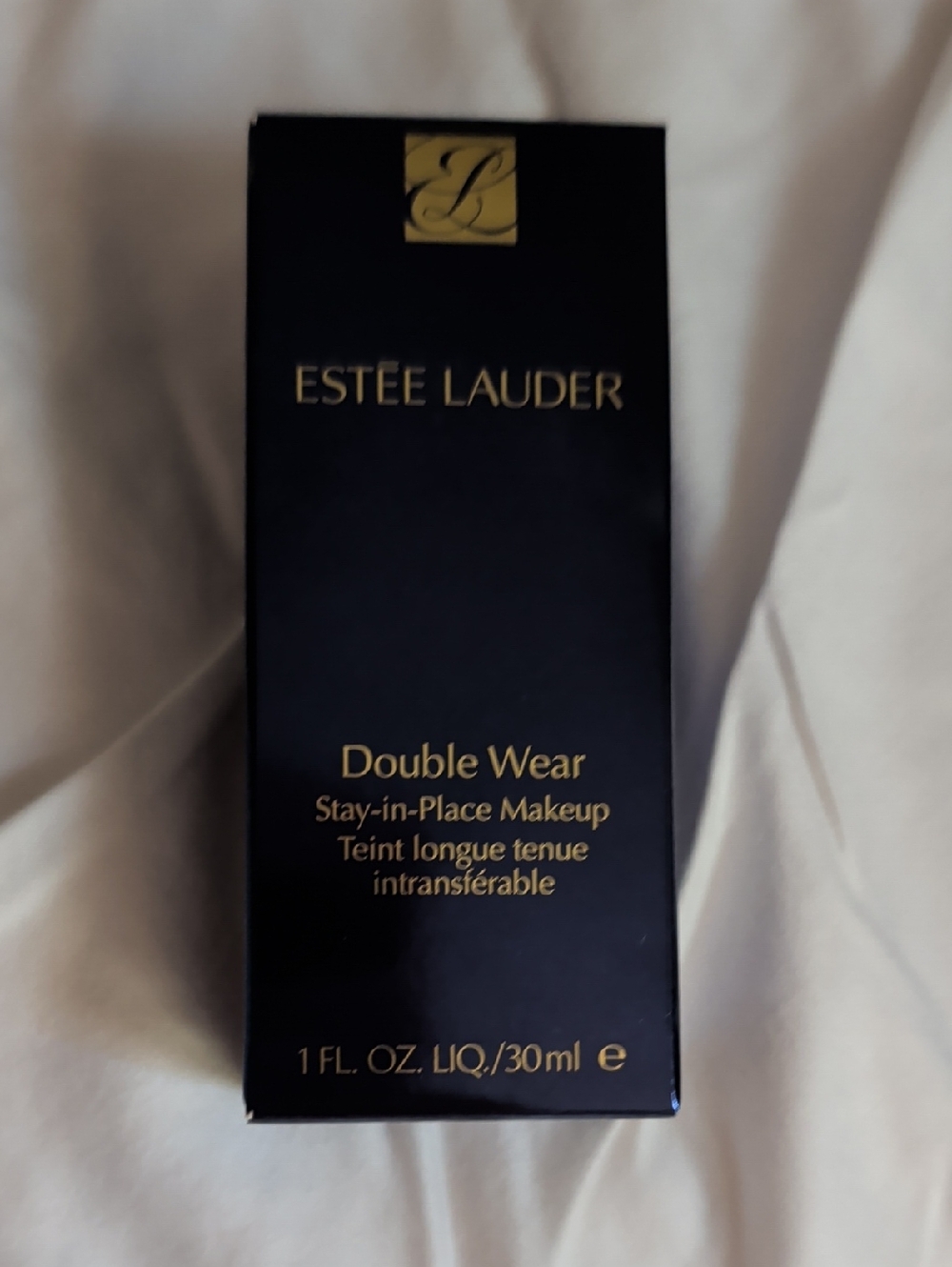 Estée Lauder Double Wear Foundation in Black and Gold Packaging. Unused In Box!